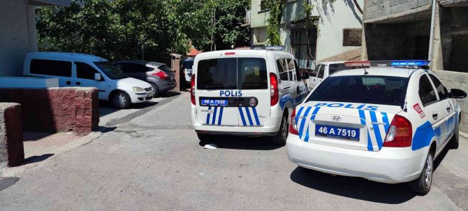 Ekmek almaya giderken bacağından vuruldu