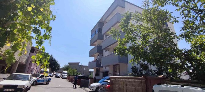 Ekmek almaya giderken bacağından vuruldu