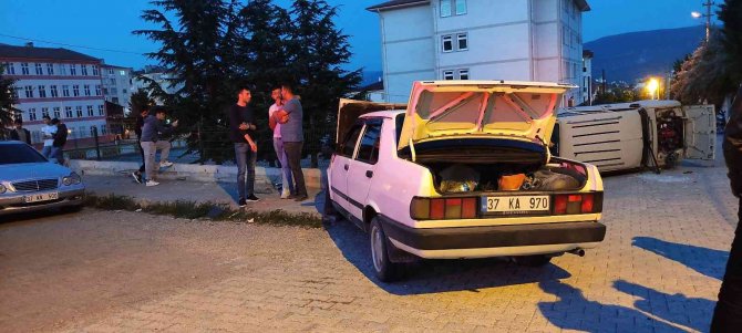 Kastamonu’da iki otomobil çarpıştı: 1 yaralı