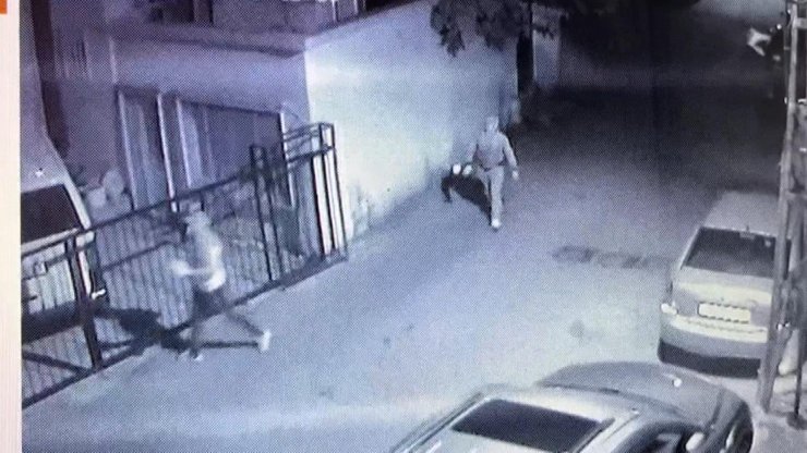 Eski milletvekilinin aracına molotofkokteylli saldırI