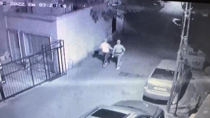 Eski milletvekilinin aracına molotofkokteylli saldırI