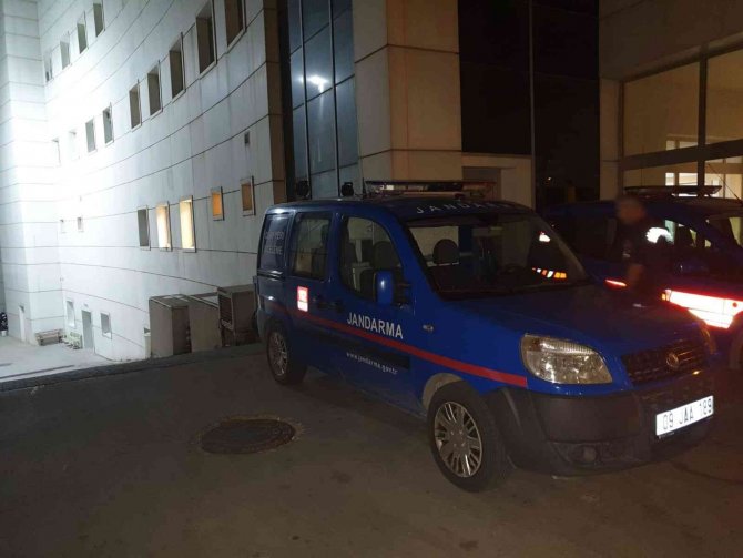 Sahilde mülteci cesedi bulundu