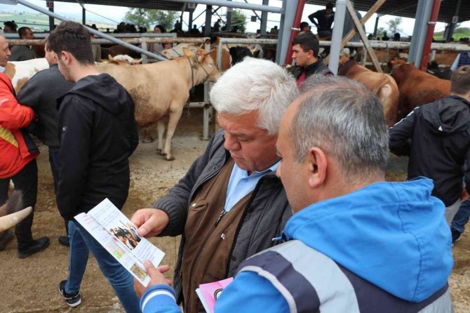 Polisten kurban pazarlarında sahte para uyarısı