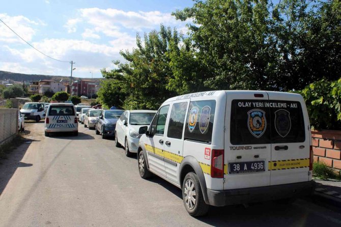 Yaşadığı villada ölü bulundu