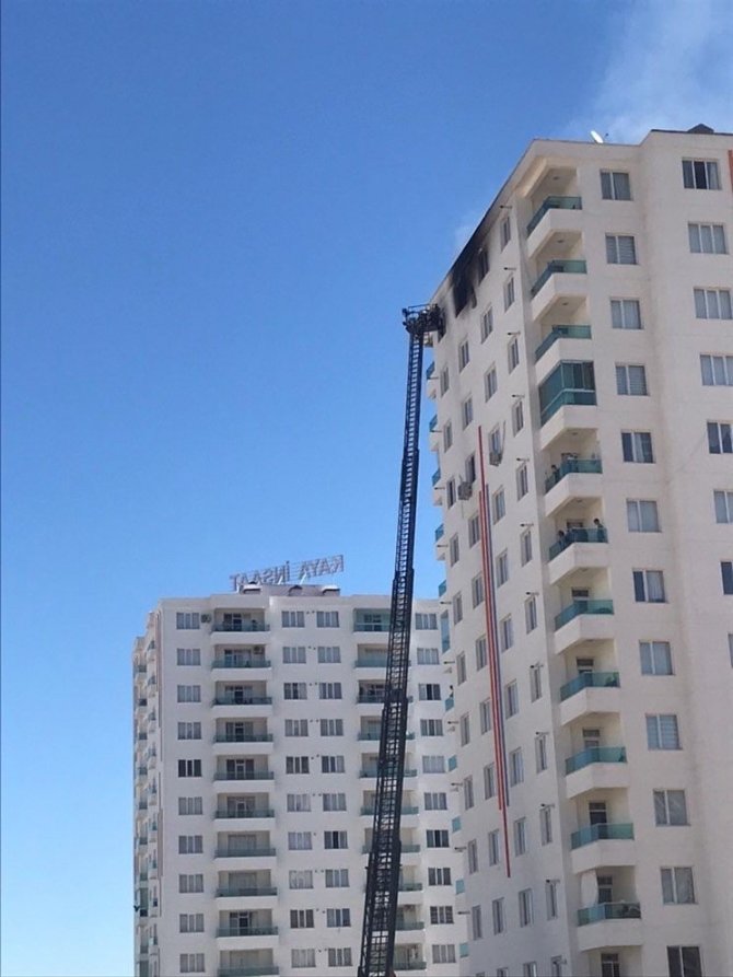 13 katlı binada yangın
