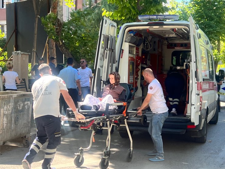 8 katlı apartmanın çatısında çökme oldu