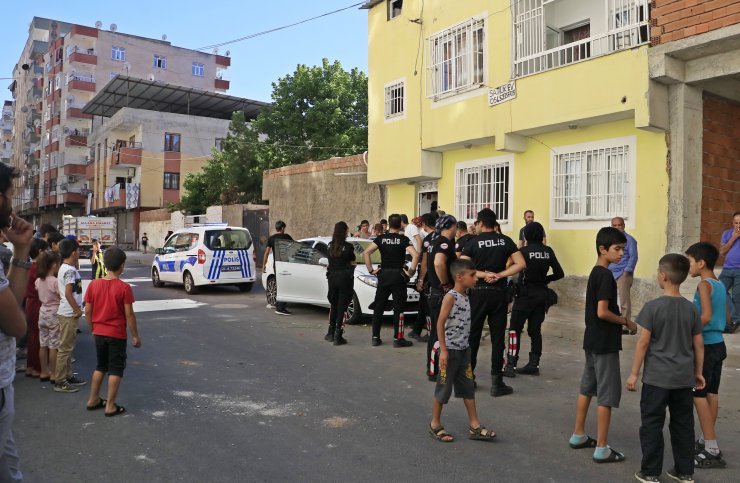 Amca çocukları arasında taşlı ve sopalı kavga: 3 yaralı