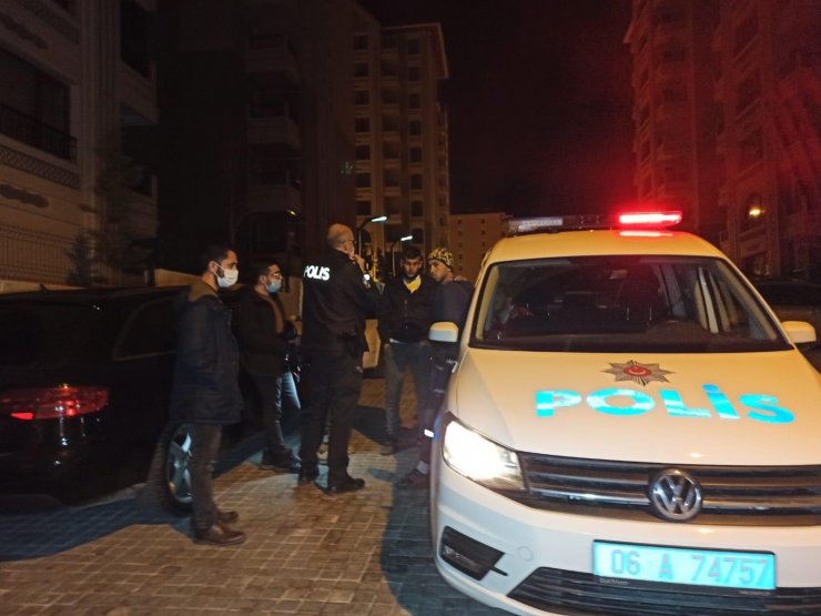 Annesinin sevgilisini bıçaklayan Emre ve arkadaşına 8 yıl 4 ay hapis cezası