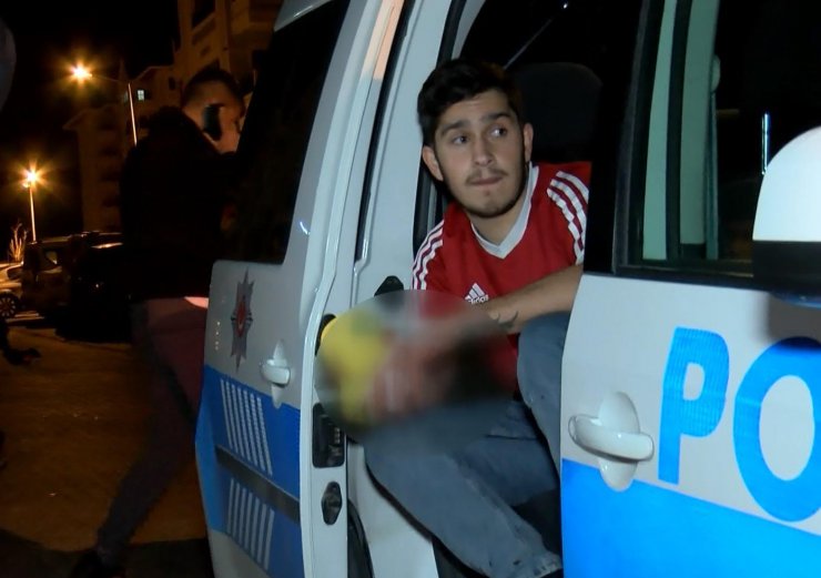 Annesinin sevgilisini bıçaklayan Emre ve arkadaşına 8 yıl 4 ay hapis cezası