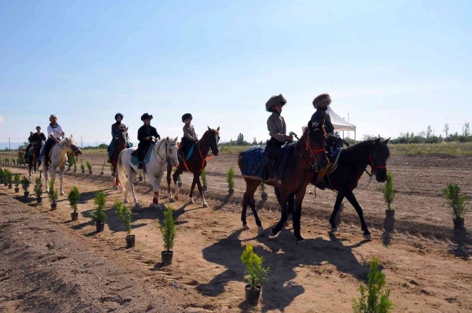 Atlı Okçuluk Doğu Grubu çeyrek final müsabakaları Akşehir’de başladı