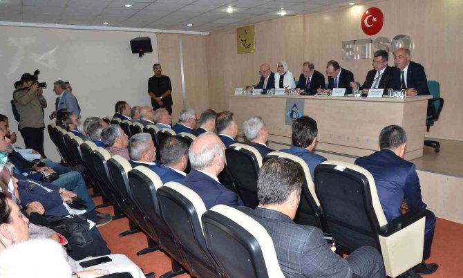 Bakan Muş ETSO’da iş adamlarıyla bir araya geldi
