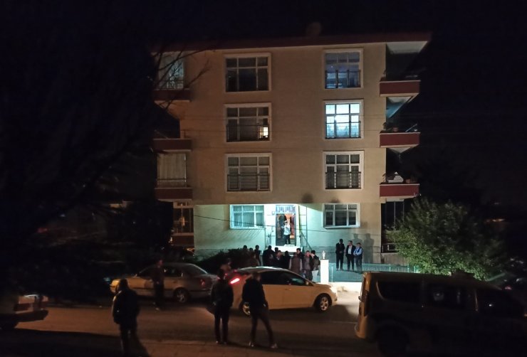 Boşanma aşamasındaki eşini bıçakla yaralayıp, kayınpederini öldürdü