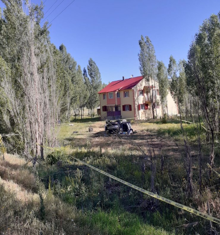 Cip şarampole devrildi: 3 ölü, 1 yaralı  