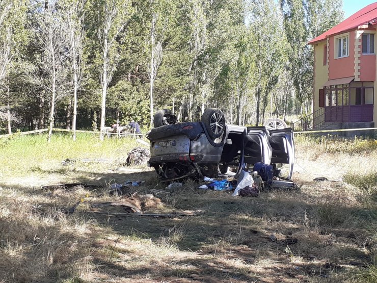 Cip şarampole devrildi: 3 ölü, 1 yaralı  