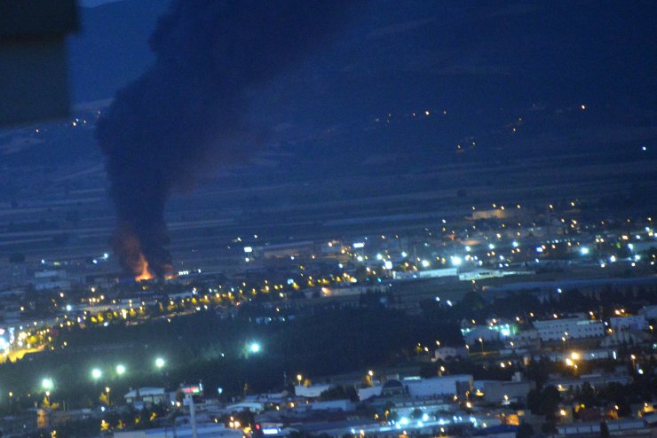 Geri dönüşüm fabrikasında yangın