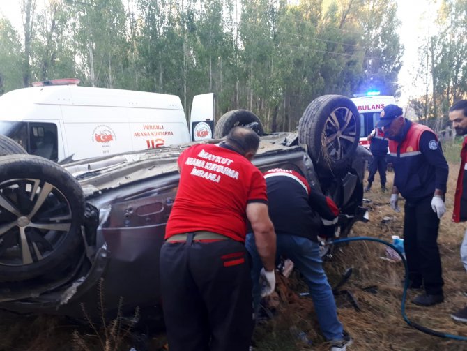 İran dönüşü Sivas’ta kaza geçirdiler: 3 ölü, 1 ağır yaralı