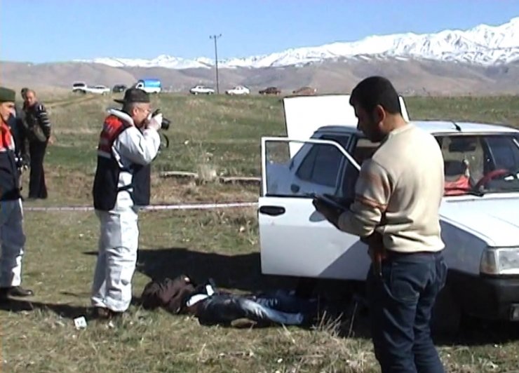 Komşusunun oğlu ile öldürülen Erhan'ın babası: Çifte infaz faili meçhul kaldı