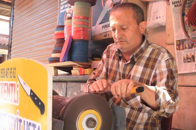 Kurban Bayramı öncesi 60 yıllık bıçak ustasından ‘işi bilene gidin” uyarısı