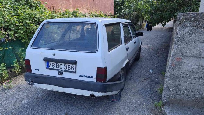 Otomobil pazara daldı, faciadan dönüldü