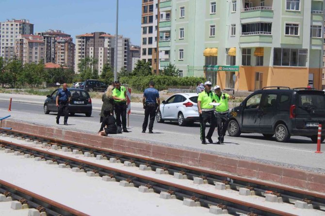 Otomobilin çarptığı zihinsel engelli çocuk ağır yaralandı