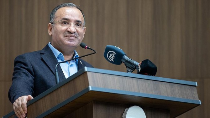 "Türkiye'nin en büyük açıklarından biri yerli ve milli, demokratik bir muhalefet açığıdır"