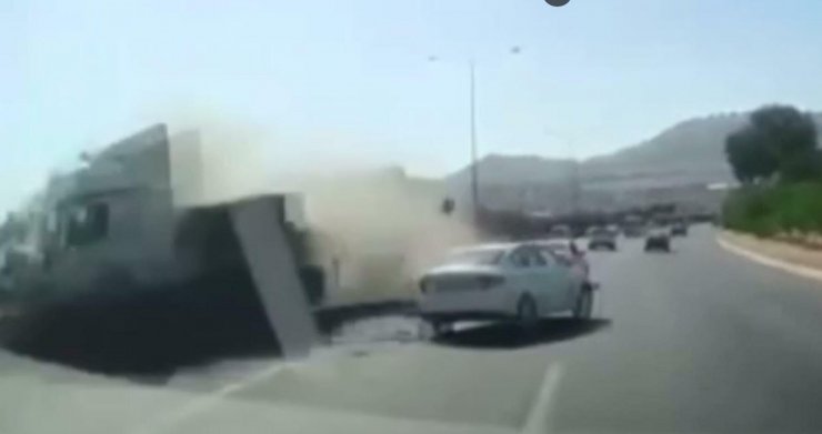 TIR'ın altında kalmaktan son anda kurtulan sürücü: Yaşam ile ölüm arasında gidip geldim