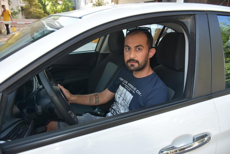 TIR'ın altında kalmaktan son anda kurtulan sürücü: Yaşam ile ölüm arasında gidip geldim