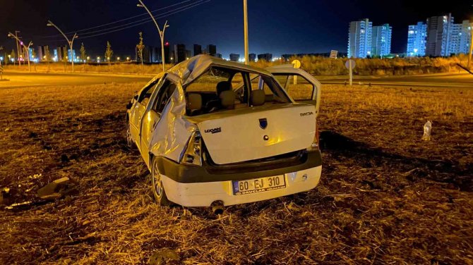 Virajı alamayan otomobil takla attı: 4 yaralı