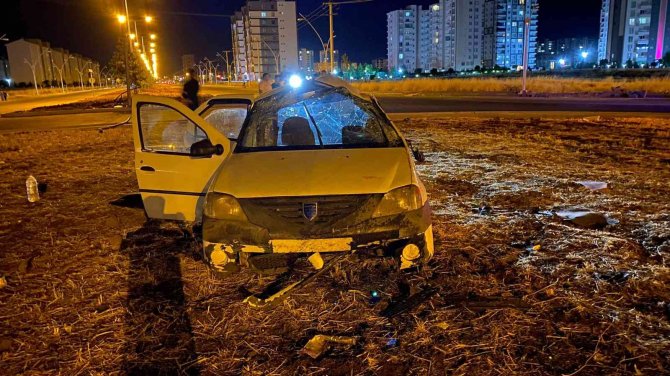 Virajı alamayan otomobil takla attı: 4 yaralı