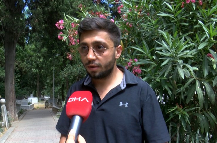 Yasak dinlemeyen motokuryeler mezarlıktaki yaya yolunu kullanıyor