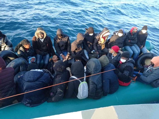 8 bin göçmeni ölüme terk ettiler...Türk Sahil Güvenliği böyle kurtardı