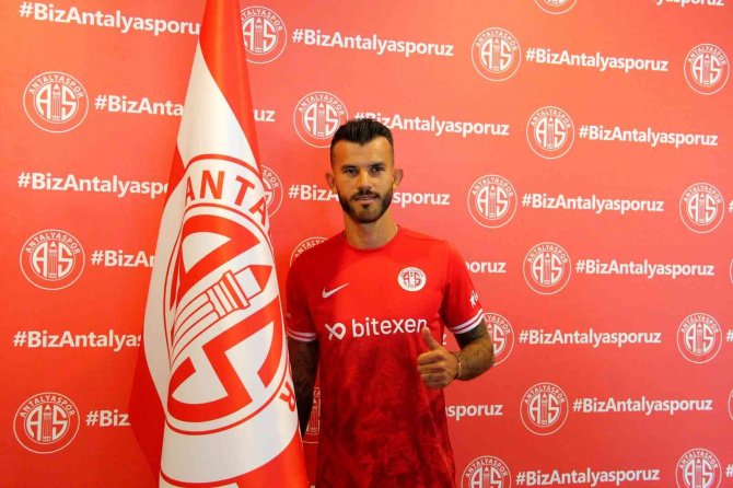Antalyaspor’dan 3 imza birden