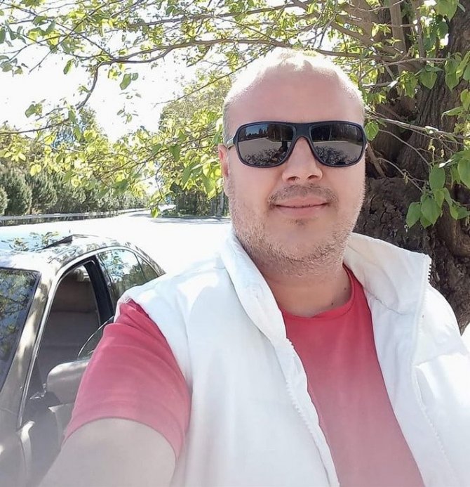 Boğulma tehlikesi geçirenleri kurtarmak isterken hayatını kaybetti