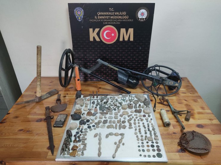 Çanakkale'de tarihi eser operasyonu: 283 obje ele geçirildi