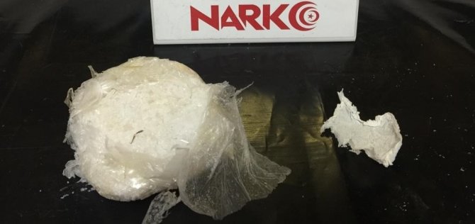 Otobüsteki yolcudan uyuşturucu çıktı