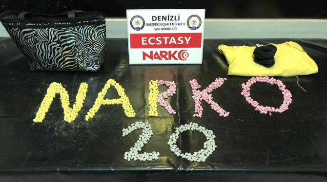 Otobüsteki yolcudan uyuşturucu çıktı