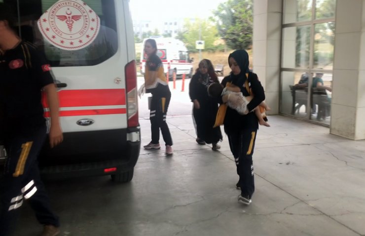 Evlerinin balkonundan düşen 1,5 yaşındaki Muhammet Musab yaralandı