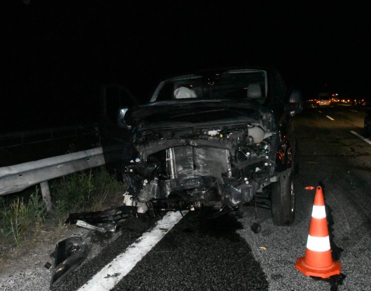 Kamyondan çıkan lastik kazaya yol açtı; 5 yaralı