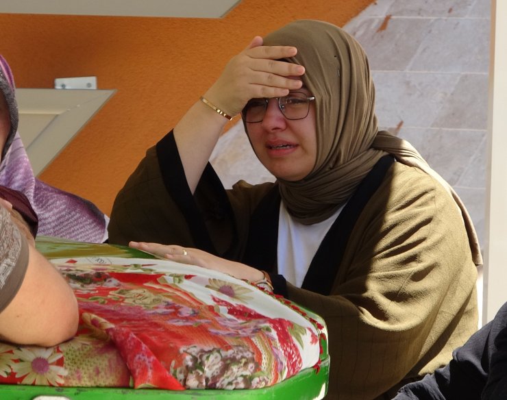 Kazada ölen Betül öğretmen ile eşi son yolculuklarına uğurlandı