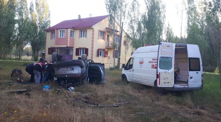 Kazada ölen Betül öğretmen ile eşi son yolculuklarına uğurlandı