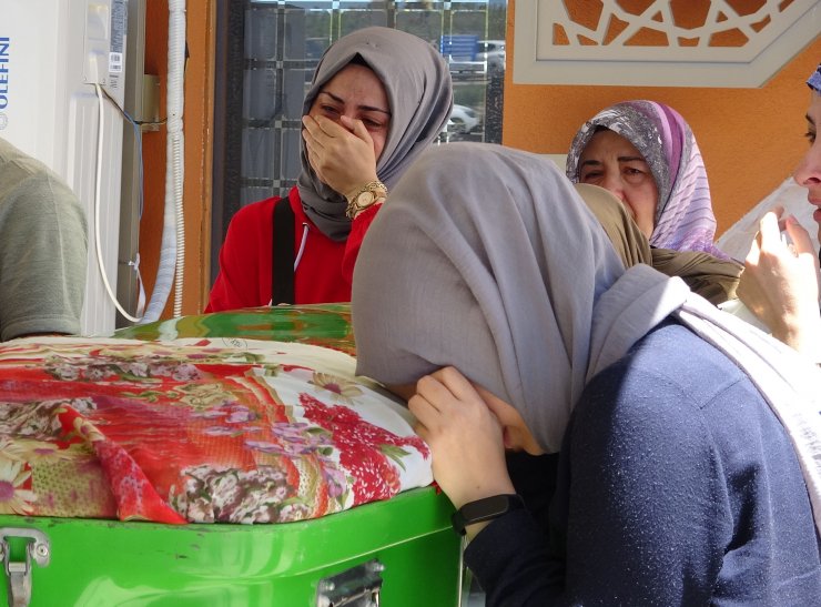 Kazada ölen Betül öğretmen ile eşi son yolculuklarına uğurlandı