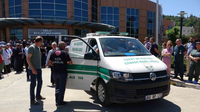 Kazada ölen hemşire gözyaşları ile son yolculuğuna uğurlandı