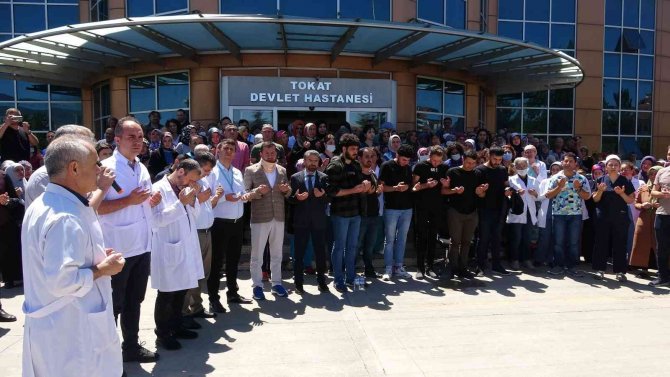 Kazada ölen hemşire gözyaşları ile son yolculuğuna uğurlandı