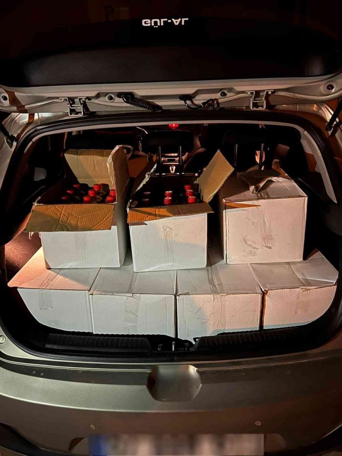 Litrelerce etil alkol piyasaya sürülmeden ele geçirildi