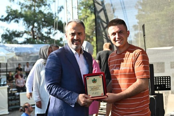 Meyvesi güzel olan altını kaptı