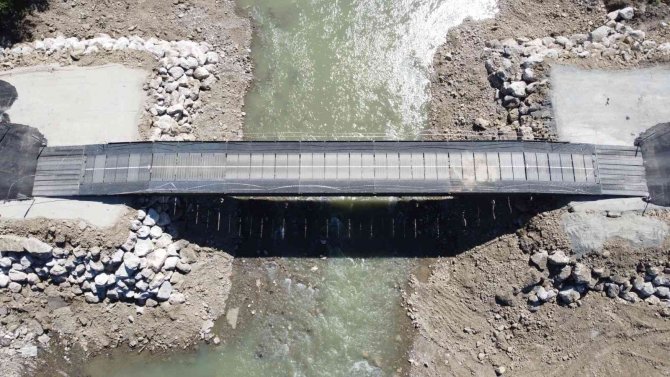 MSB selden yıkılan köprünün yerine sabit köprü kurdu