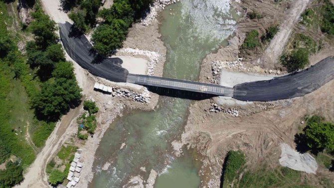 MSB selden yıkılan köprünün yerine sabit köprü kurdu