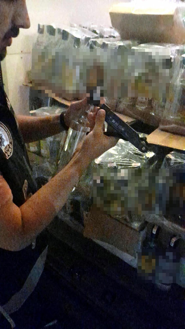 Muğla'da 1788 şişe sahte içki ele geçirildi