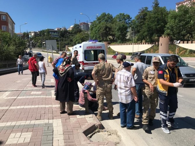 Otomobilin çarptığı yaya yaralandı