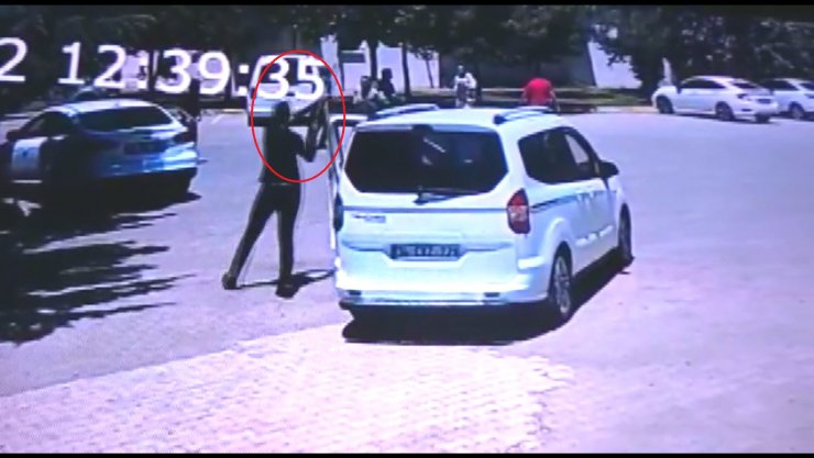 Site bahçesindeki silahlı kavga kamerada